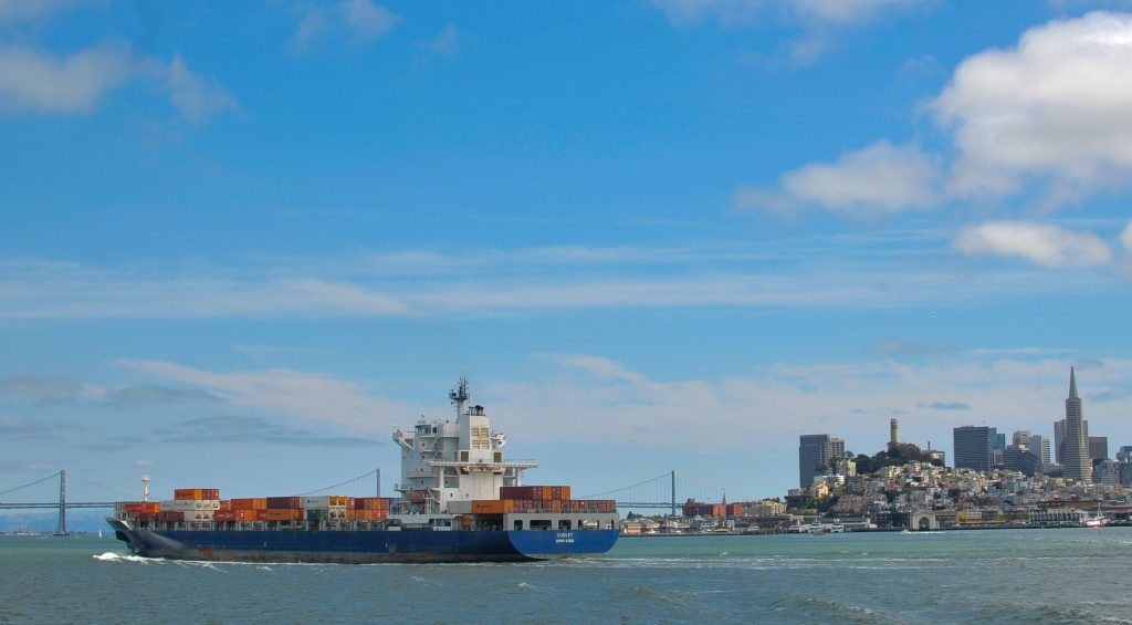 Navio cargueiro com container na Baia de San Francisco Foto: Iano Andrade / CNI