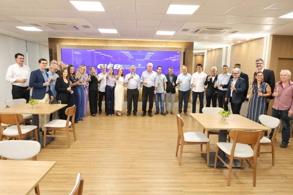 Diretoria do CIEB reunida no Espaço de Convivência.